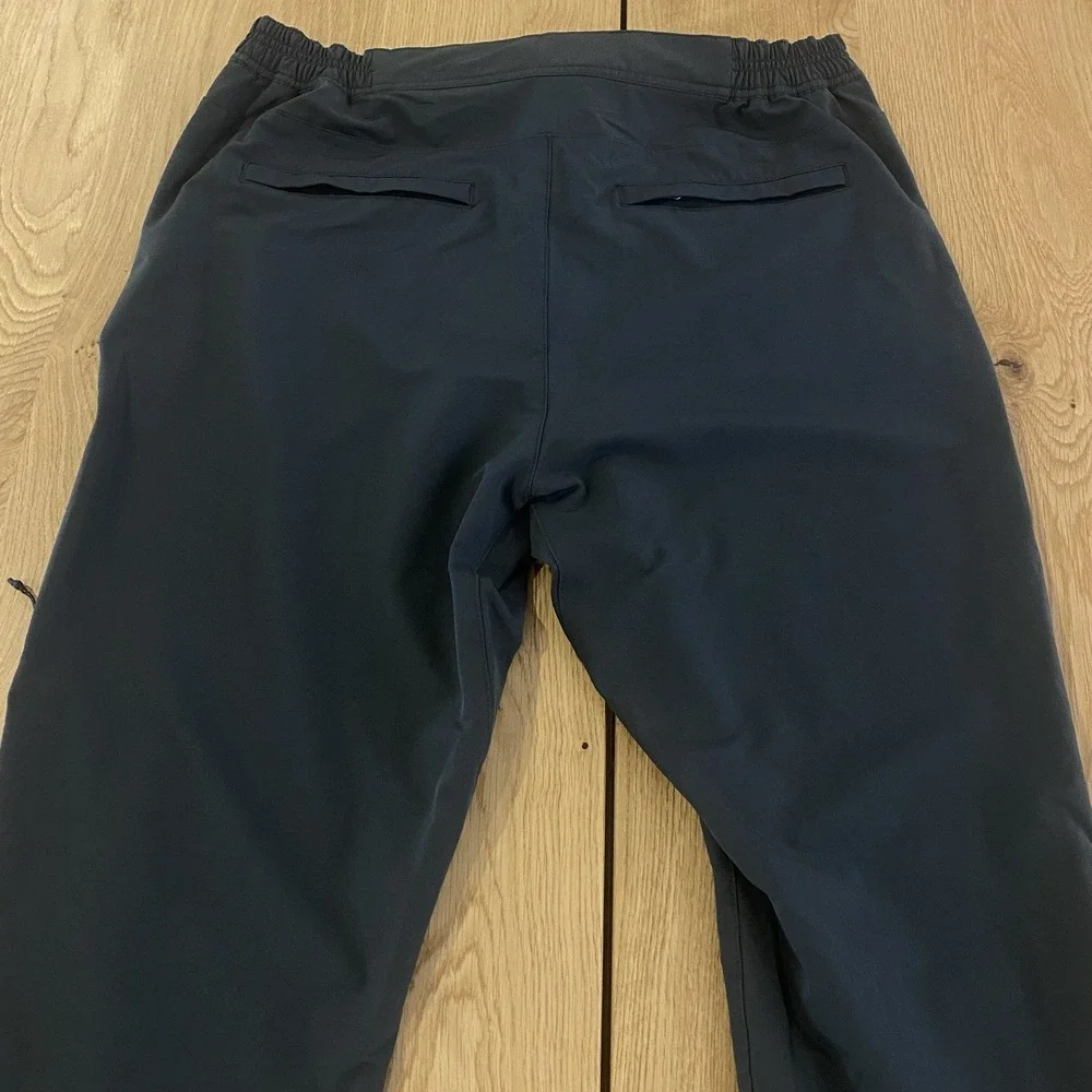 Mack Weldon Pants Mens Medium Charcoal Gray‎ Performance Stretch Tapered Tech